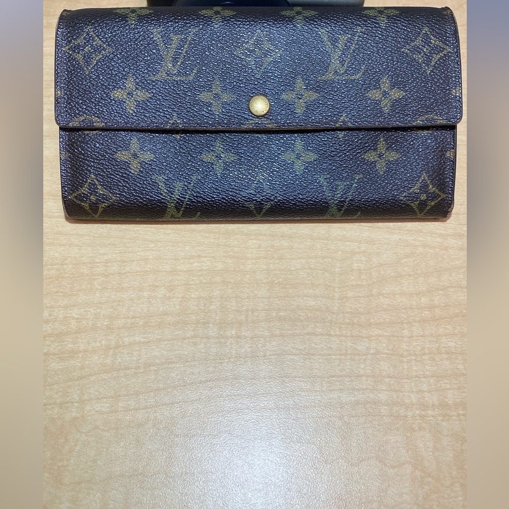 Louis Vuitton Sarah long wallet monogram
